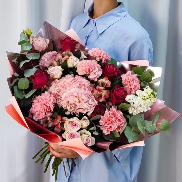 Букет с диантусами "Аромат цветов"