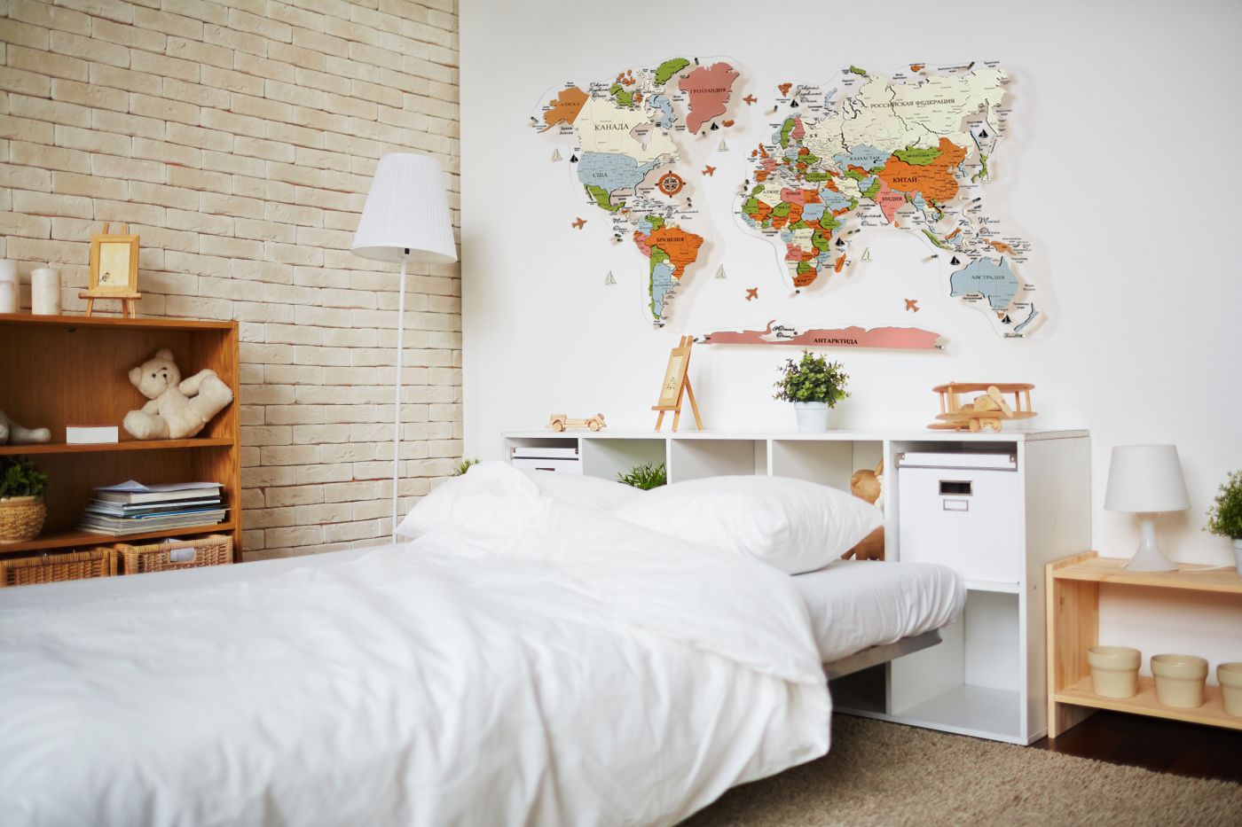 Цвет "Лимпопо", Многоуровневая карта мира из дерева