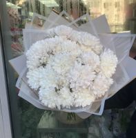 Букет из 9 кустовых хризантем в упаковке