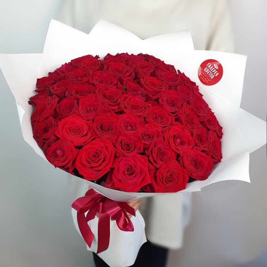 51 красная роза в упаковке
