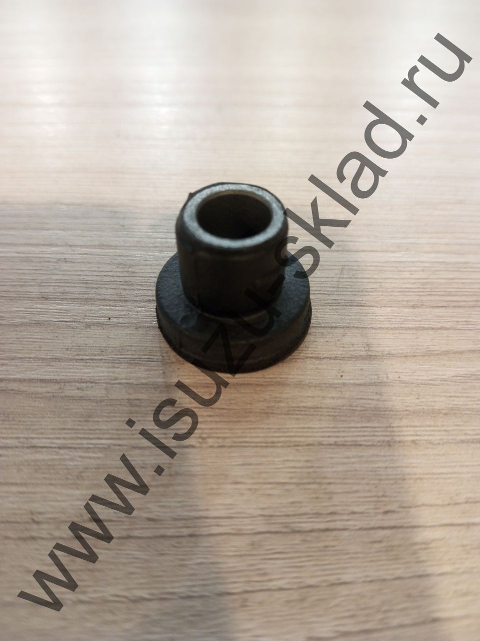 Втулка клапанной крышки (4hk1/6hk1/6wf1/6wg1) nqr75/90/npr75/fvr34/fsr90/cyz51/52/Богдан