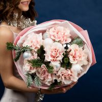 Зимний букет с розой Мондиаль и нобилисом