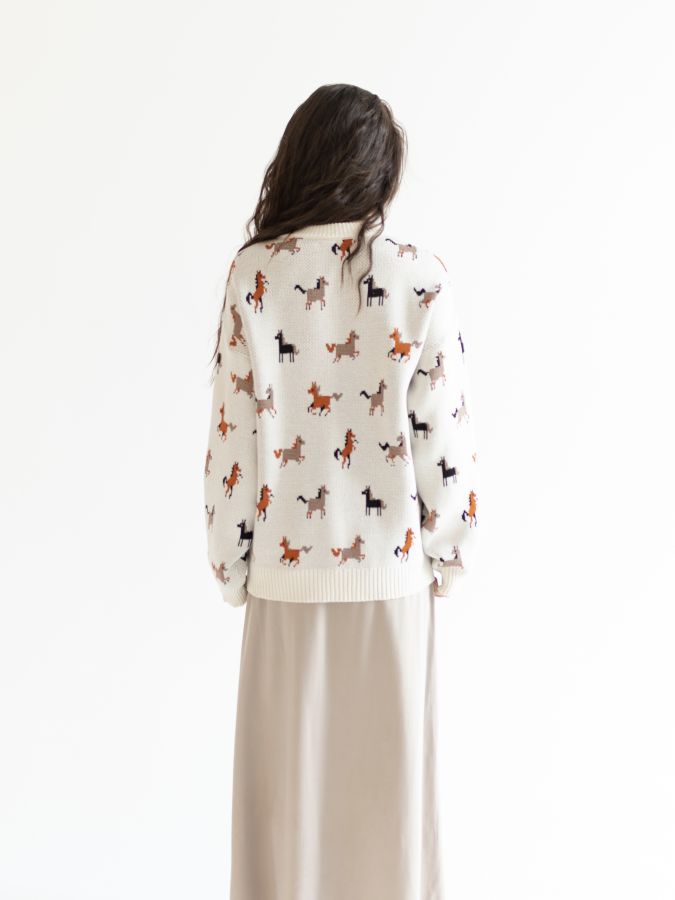 Свитер с лошадками