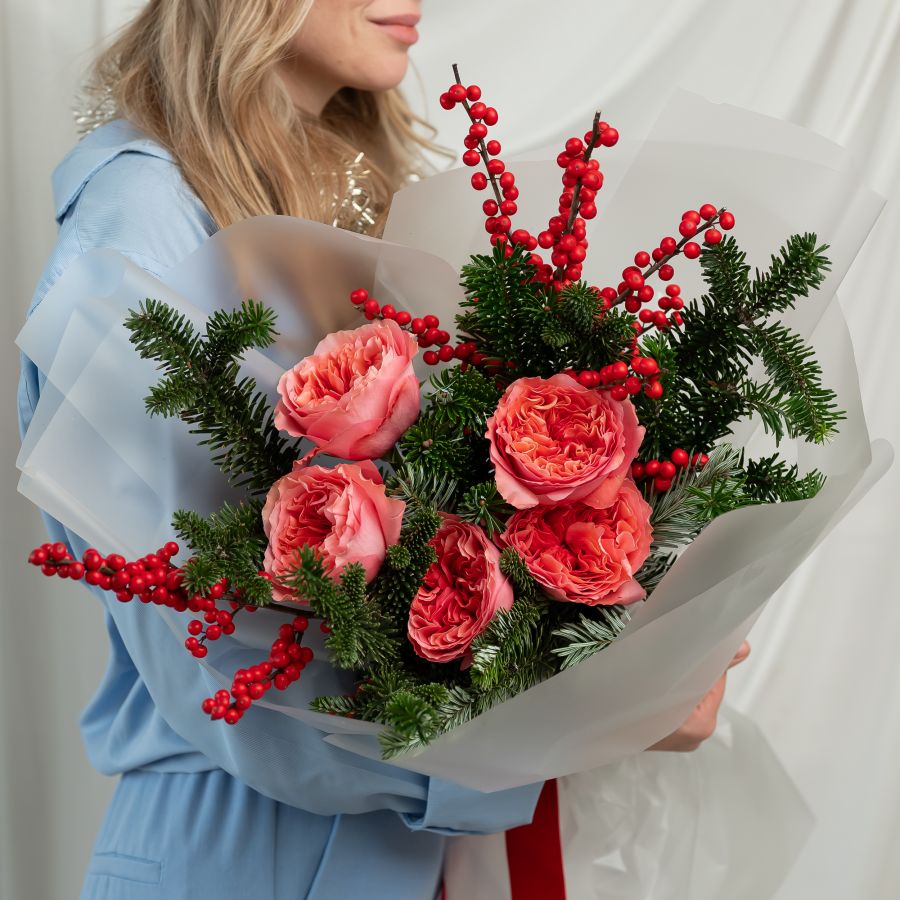 Пионовидные розы с нобилисом