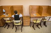 Парта с перегородкой для детей с расстройствами аутистического спектра