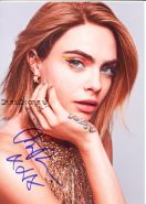 Автограф: Кара Делевинь