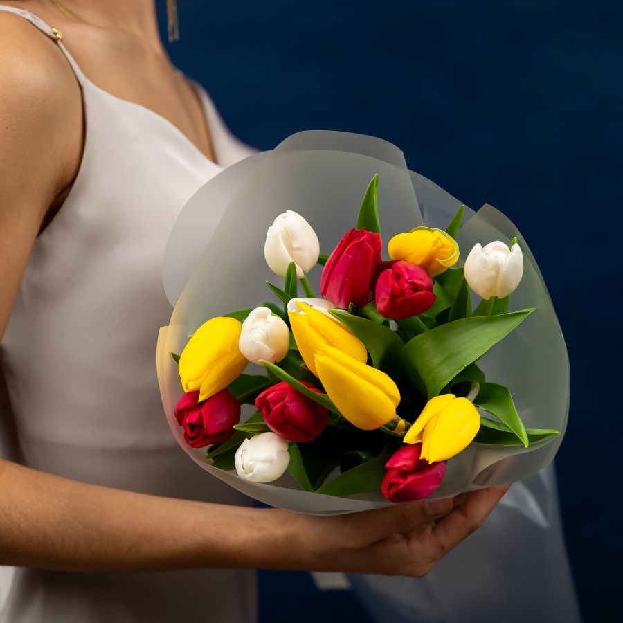 Букет из микс тюльпанов