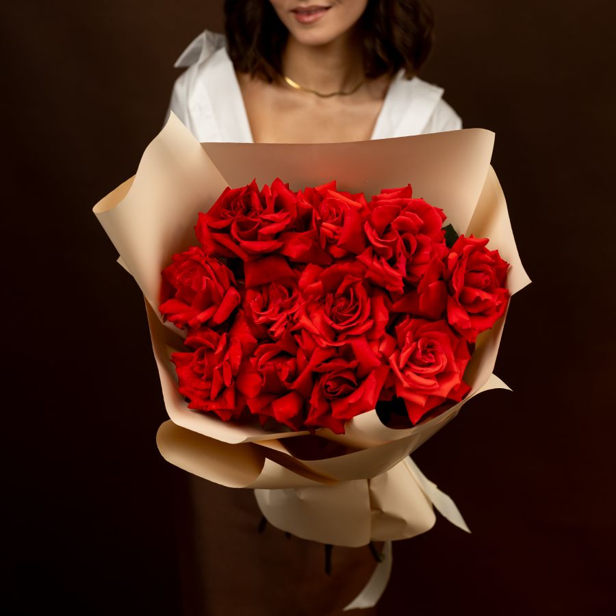 Букет из 11 прекрасных роз сорта  Нина