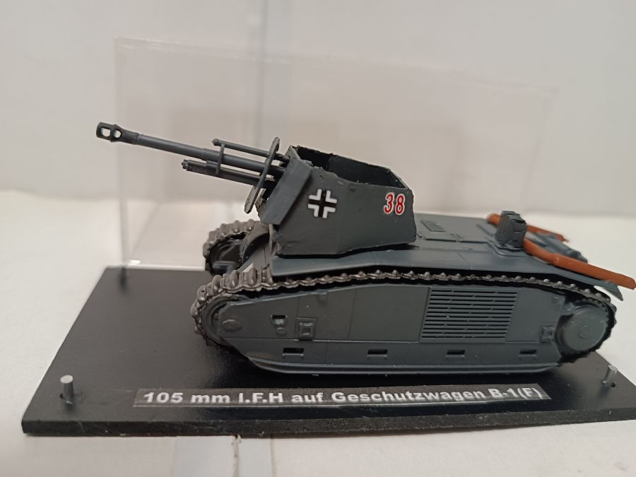105 mm I.F.H. auf Geschutzwagen  B-1(f)  (1/72)
