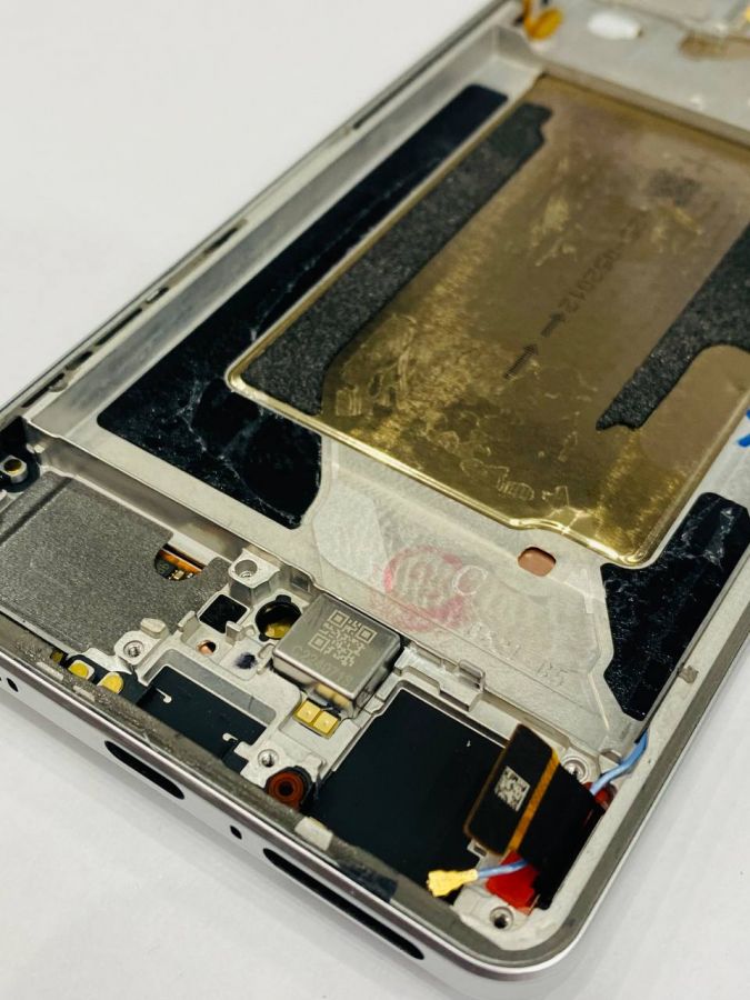 VIVO IQOO Z9 дисплей оригинал в рамке с разбора (идеал) белый