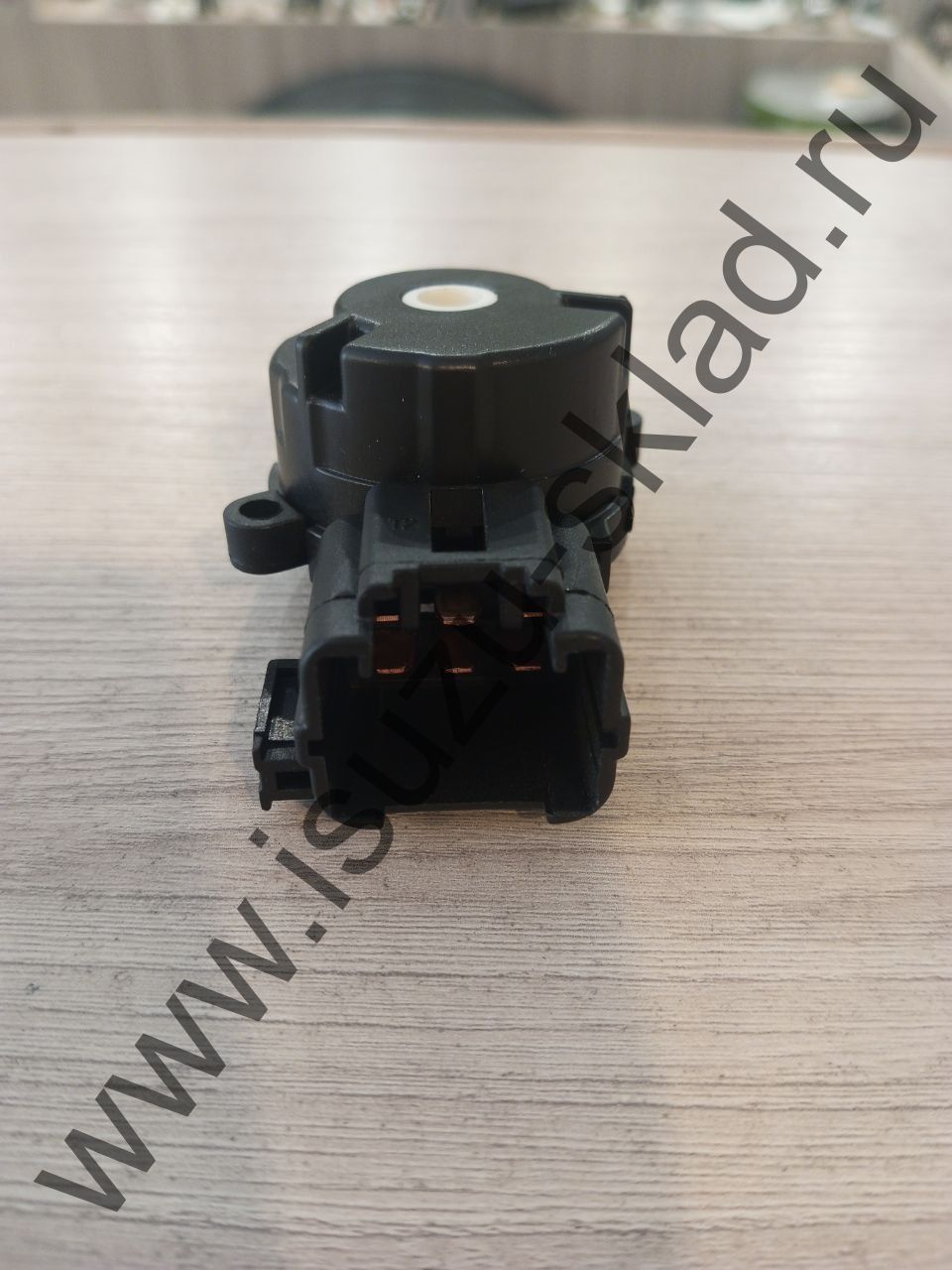 Контактная группа замка зажигания npr75/nqr90/fsr90/nlr85/fvr34