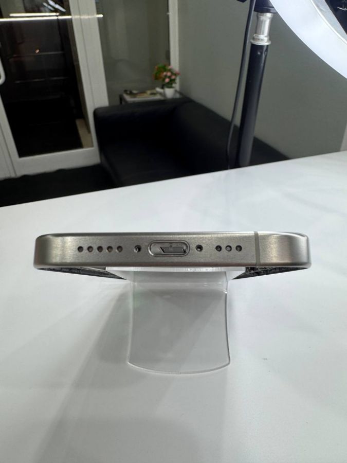 Apple iPhone корпус 15 Pro сборе со шлейфами, стеклом камеры оригинал с разбора (снятый) пару мелких потёртостей на рамке белый