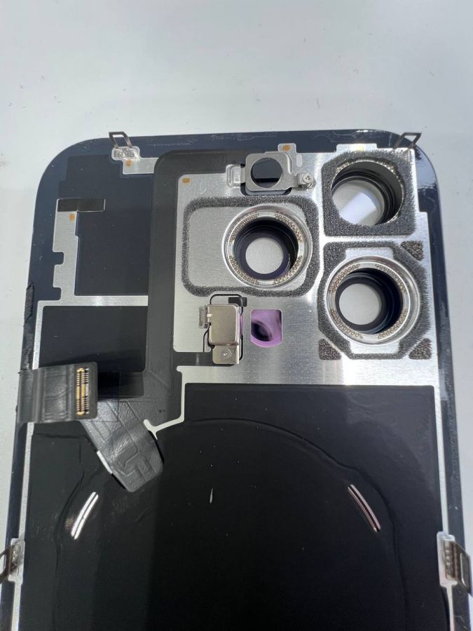 Apple iPhone задняя крышка 16 Pro Max в сборе со шлейфами, стеклом камеры оригинал с разбора (снятый) идеал серый