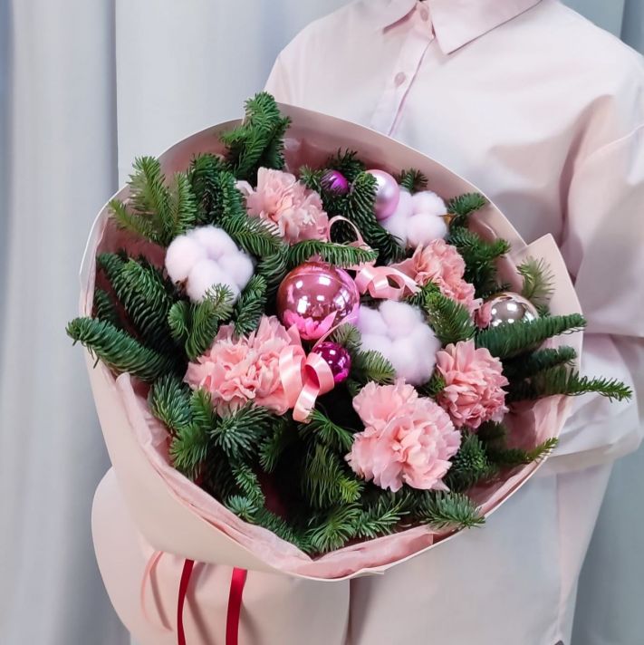 Зимний букет с диантусами "Романтика"