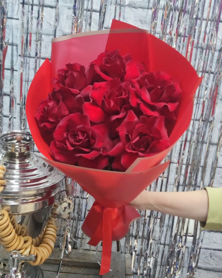 Яркий букет 77