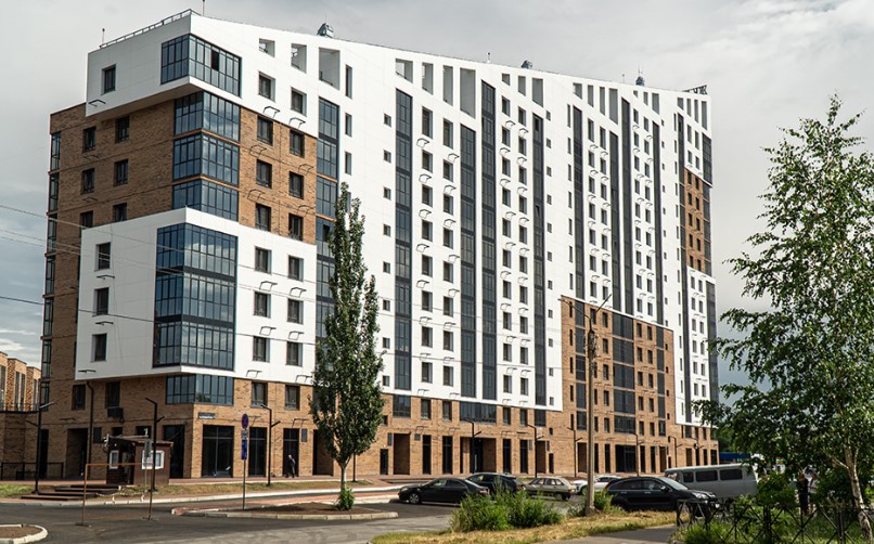 1-комнатная квартира 41,8кв.м.Комарова 7