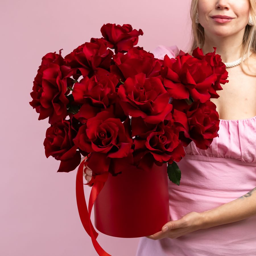 Французская роза 15шт в шляпной коробке (сорт Эксплорер)