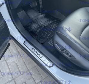 Накладки на пороги, Оригинал на RAV4