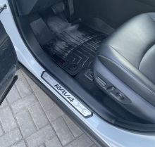 Накладки на пороги, Оригинал на RAV4