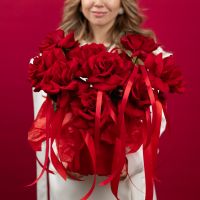 Шляпная коробка с красными розами №1