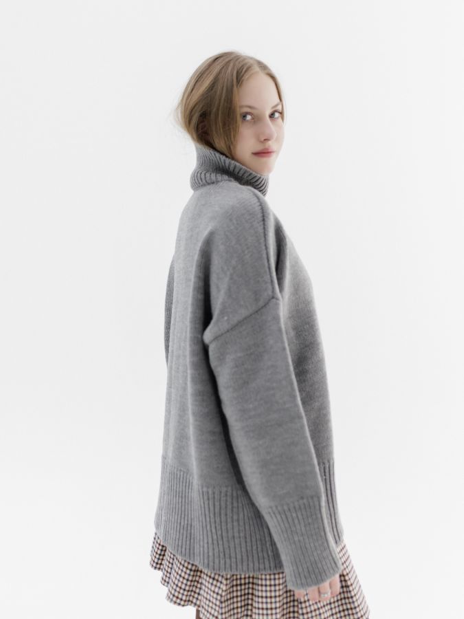 Свитер из мериноса серый