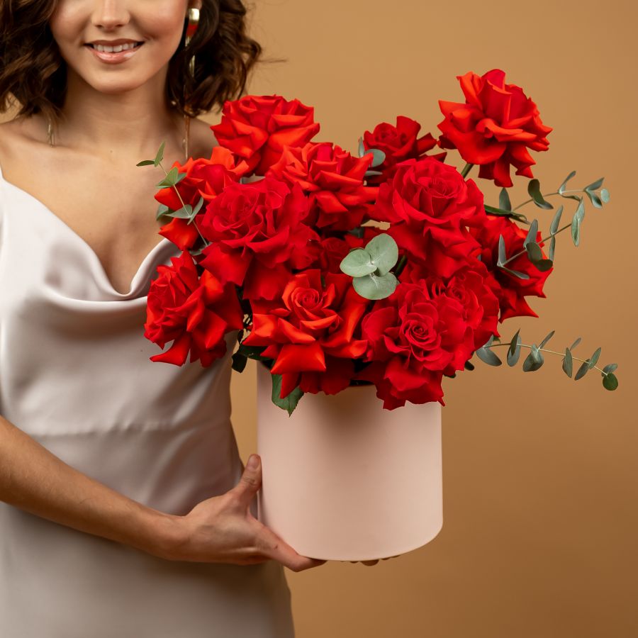 Французская роза 15 шт в шляпной коробке (сорт Нина)