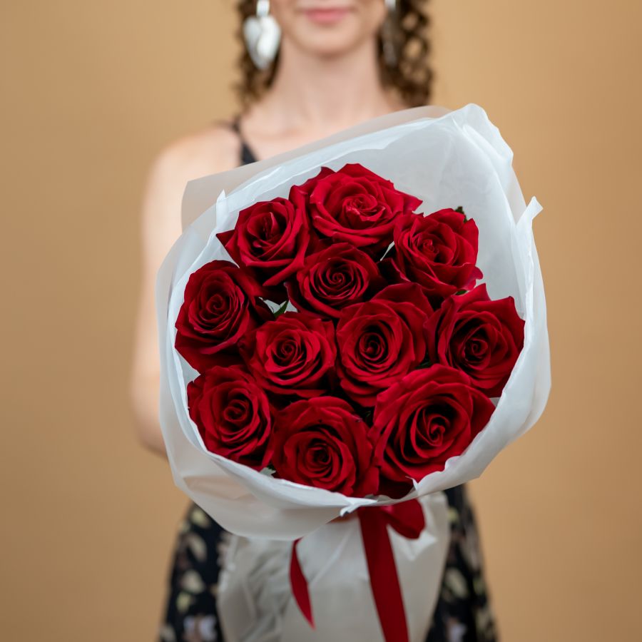 Красная роза 11 шт (60см, сорт Эксплорер)