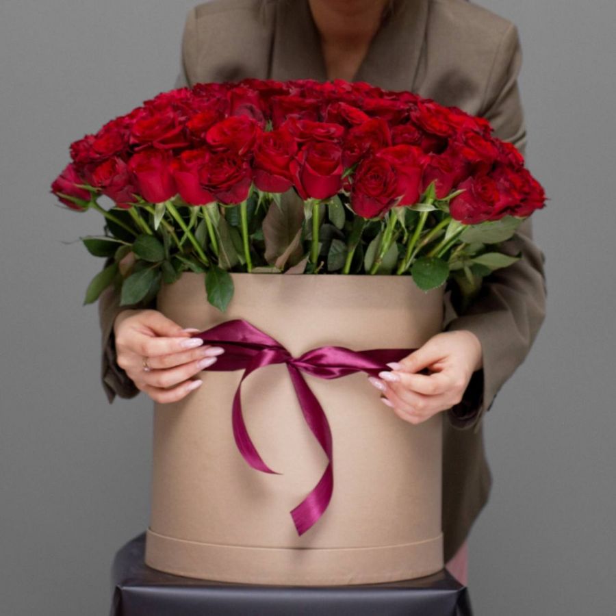 101 роза красная 40 см (Кения) в коробке