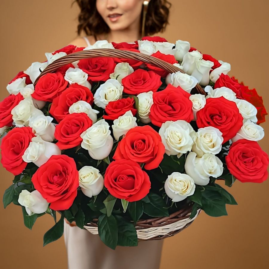 Корзина из 51 розы