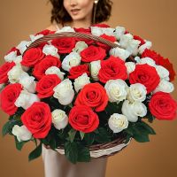 Корзина из 51 розы
