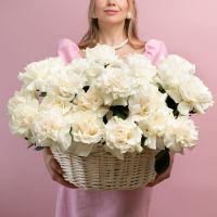 Французская роза 25шт (Мондиаль) в корзине размер L (40/37)