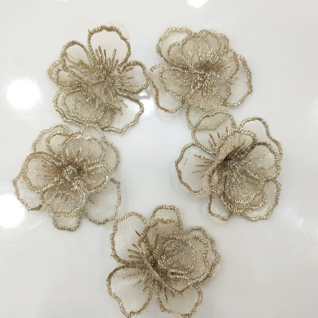 Нашивка - Аппликация Цветок 3D вышивка на jорганзе 40 мм 1 штука в упаковке Золотой или Белый (VAS-F95)
