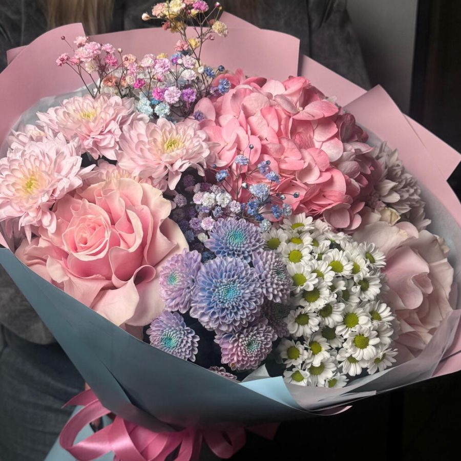 Букет розово голубой с французскими розами