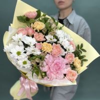 Авторский букет с яркими диантусами