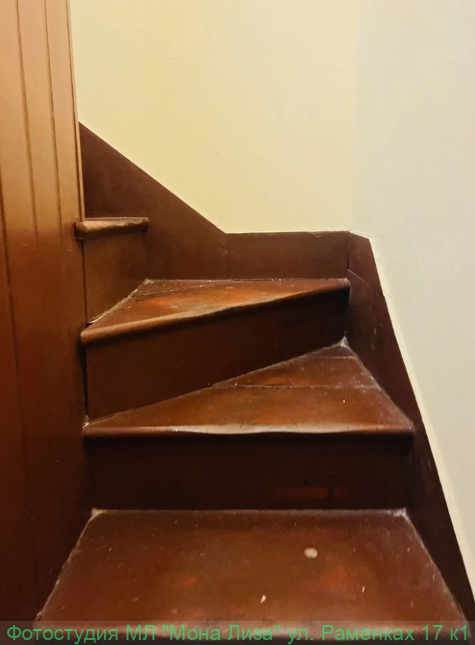 Гольф и историческое здание