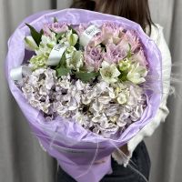 Сиреневый букет с розочками