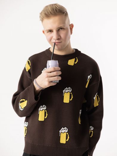 Свитер с пивными кружками