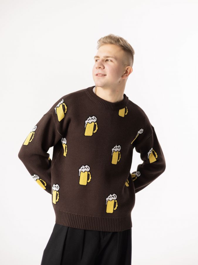 Свитер с пивными кружками