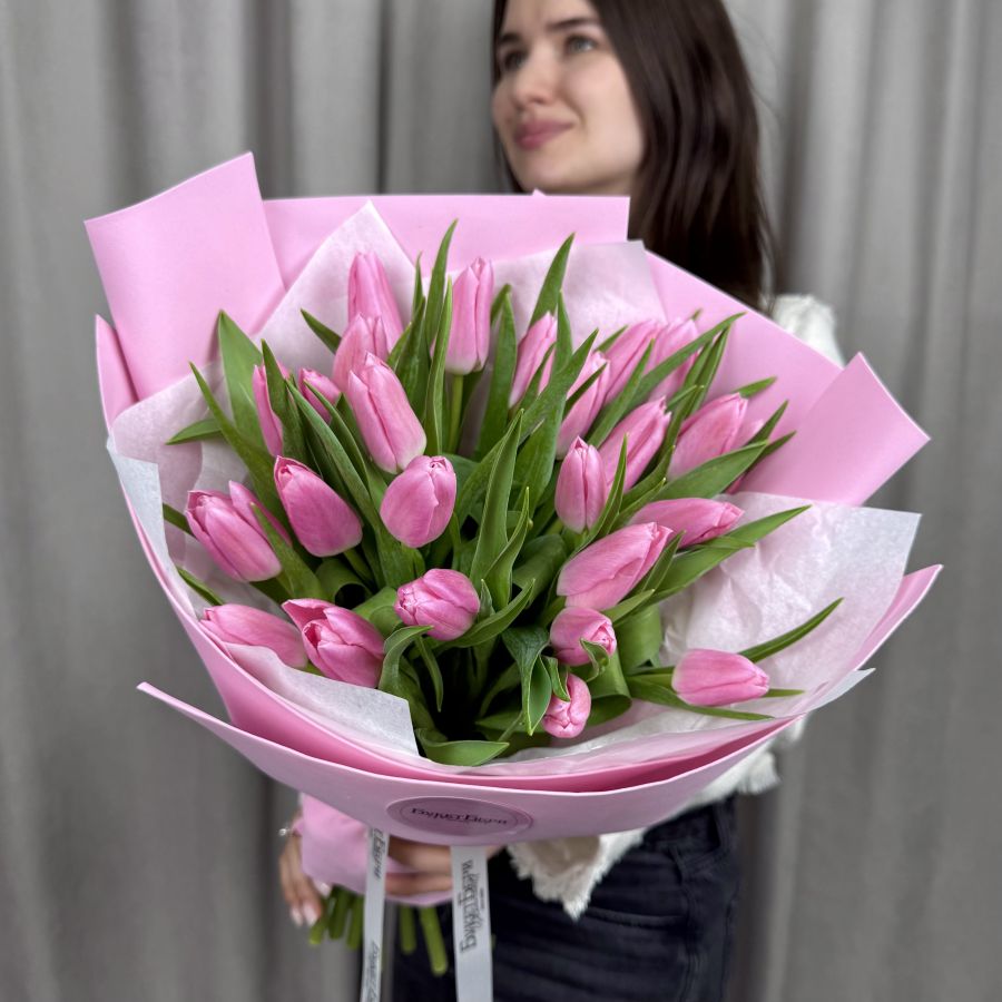 Букет из 25 хрустящих тюльпанов