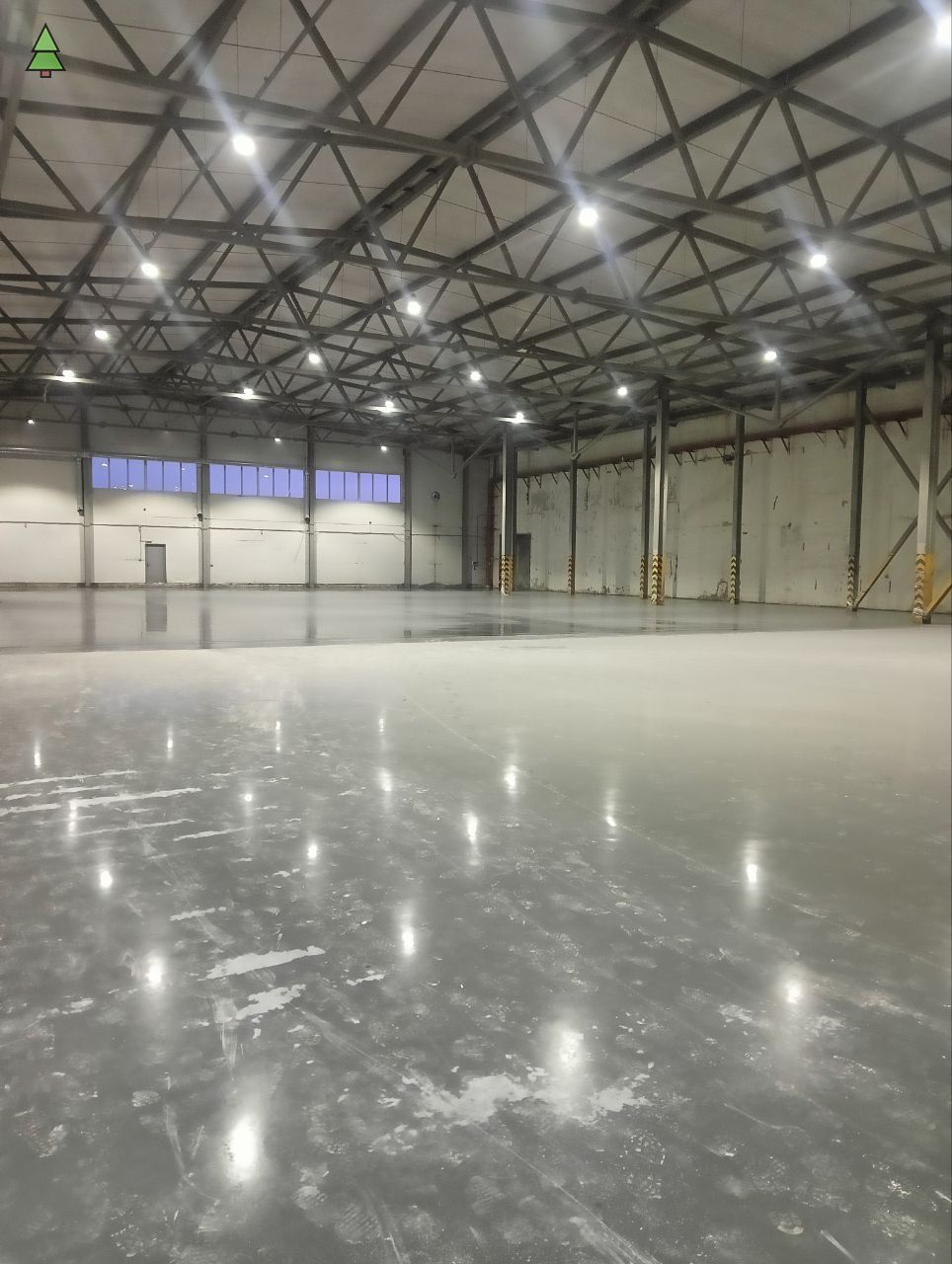 Бетонные упрочнённые полы с топпингом