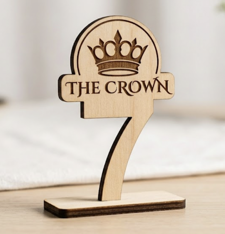 Номер стола с логотипом