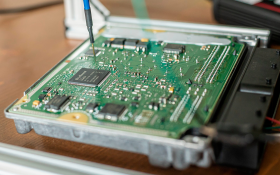 Замена Конденсаторов В Цепи Питания Блока Управления на Автомобиле Варшавское шоссе 170Бс7