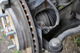 Очистка Грязевого Зазора Между Датчиком И Кольцом на Автомобиле Варшавское шоссе 170Бс7