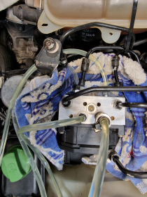 Удаление Воздуха Из Гидроблока Abs Через Программное Обеспечение на Автомобиле Варшавское шоссе 170Бс7