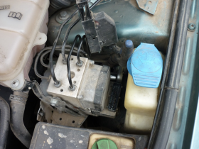 Прокачка Тормозной Системы С Помощью Сканера Через Блок Abs на Автомобиле Варшавское шоссе 170Бс7