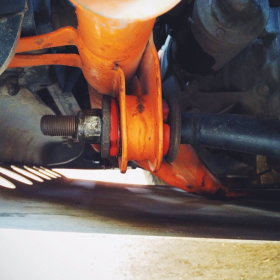 Замена Шайб Регулировки Кастора Связанных С Тягами на Автомобиле Варшавское шоссе 170Бс7