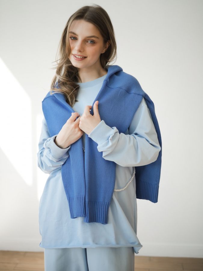 Кофта с длинным рукавом голубая