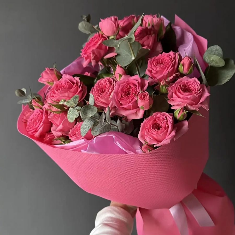 Букет "Бренда"/розы кустовые/эвкалипт