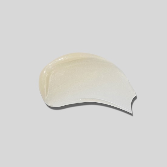 Текстура разглаживающего крема Ahava Youth Boosters: легкая, тающая консистенция с деликатным сиянием