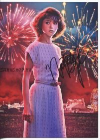 Автограф: Наталия Дайер. Очень странные дела / Stranger Things